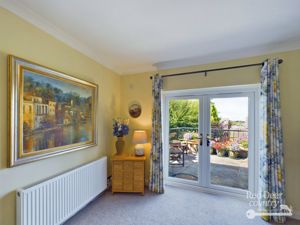 Sitting Room- click for photo gallery